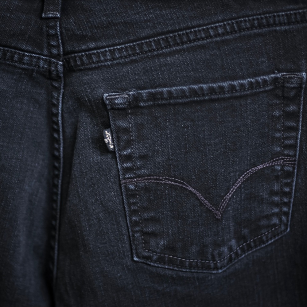 Levi’s Mid Rise Skinny Jean. - Picture 6 of 8